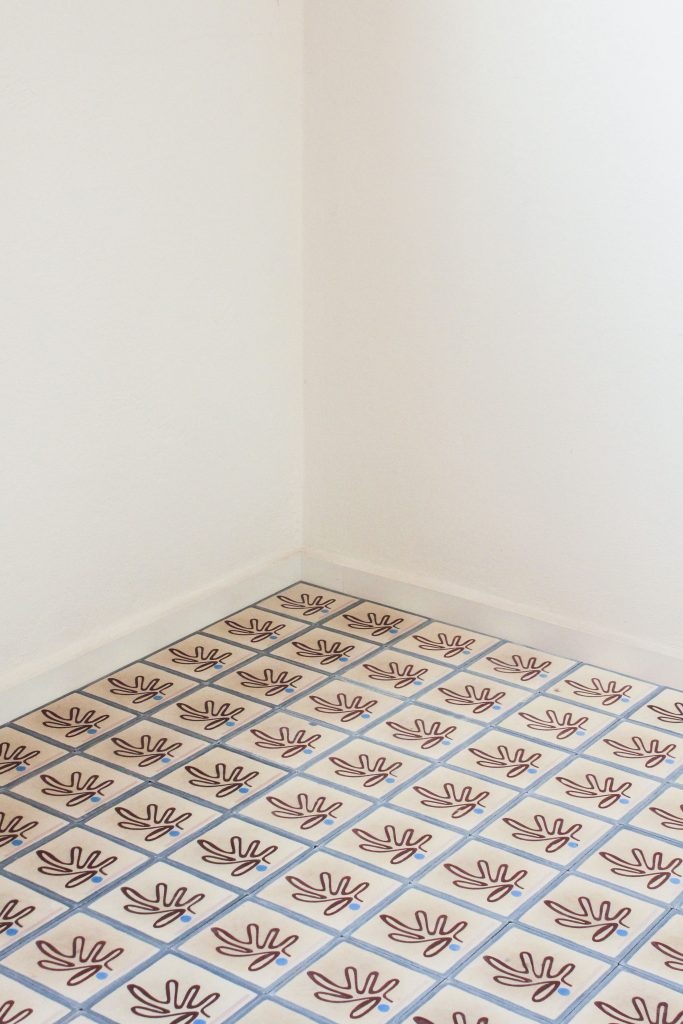 LRNCE-TILES-FEUILLE-BLEU