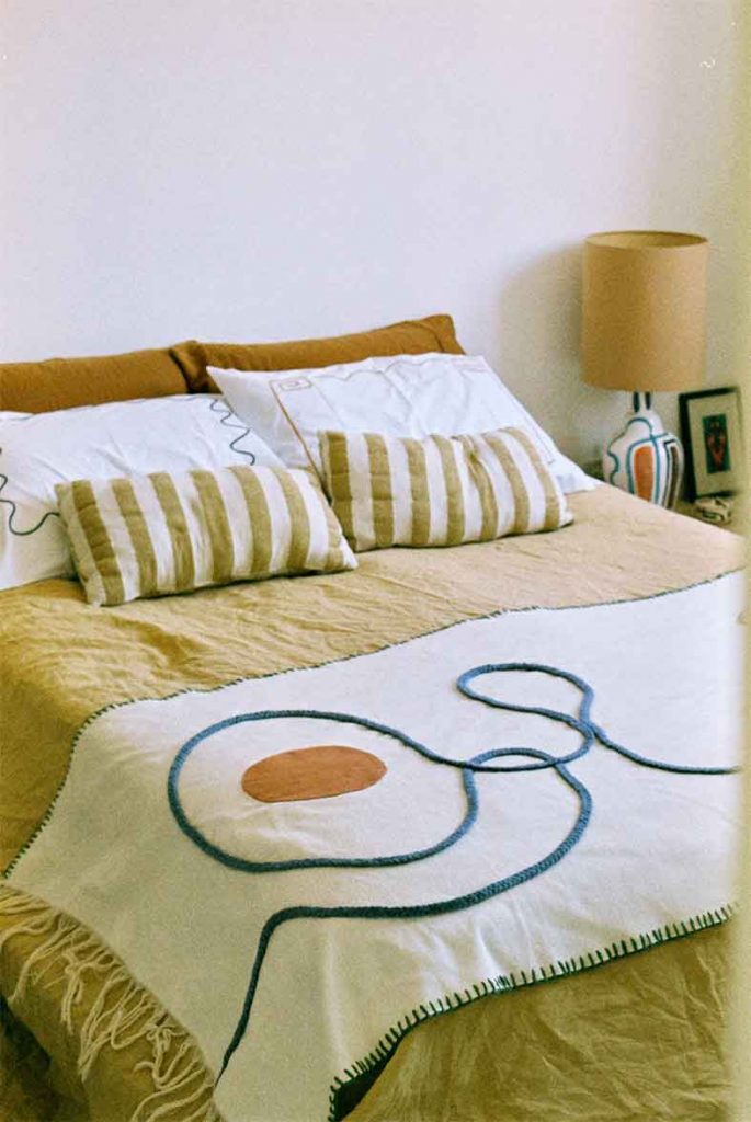 lrnce-textiles-throws-louisar
