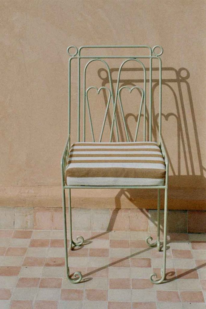 lrnce-objects-chairs-lamour