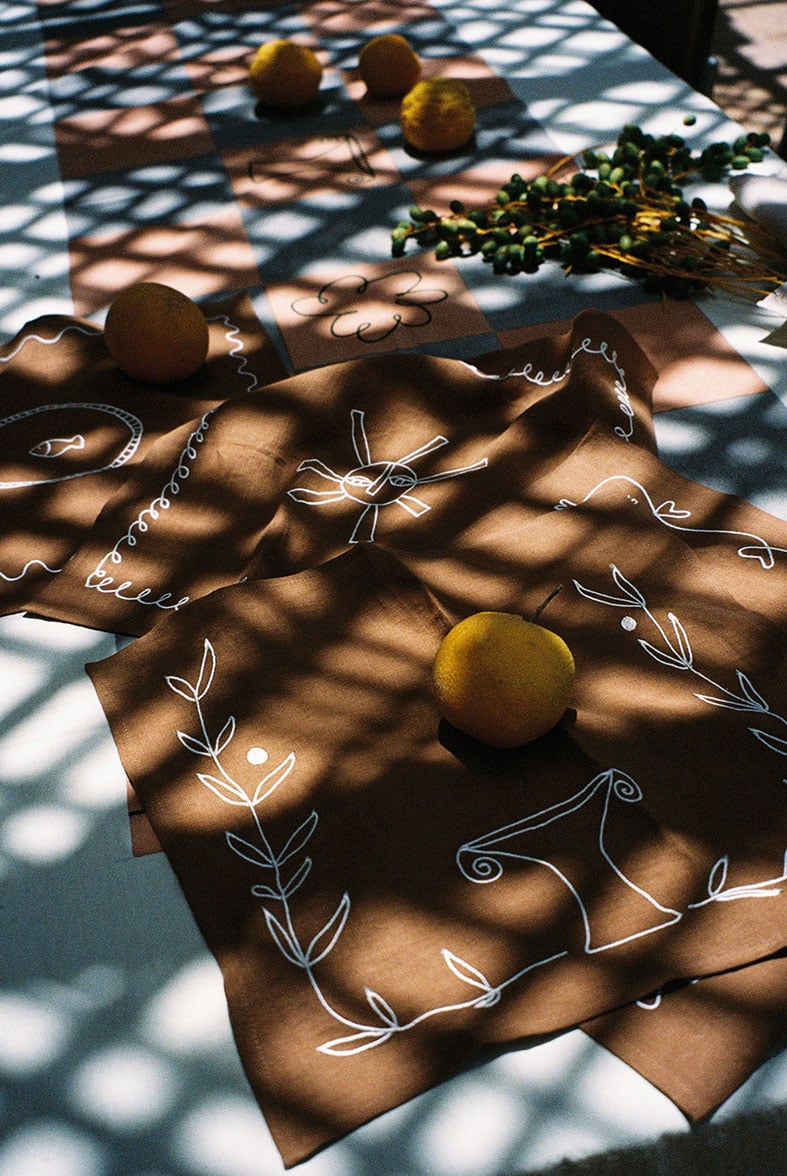 lrnce-textiles-tablelinen-sunflowersterracotta