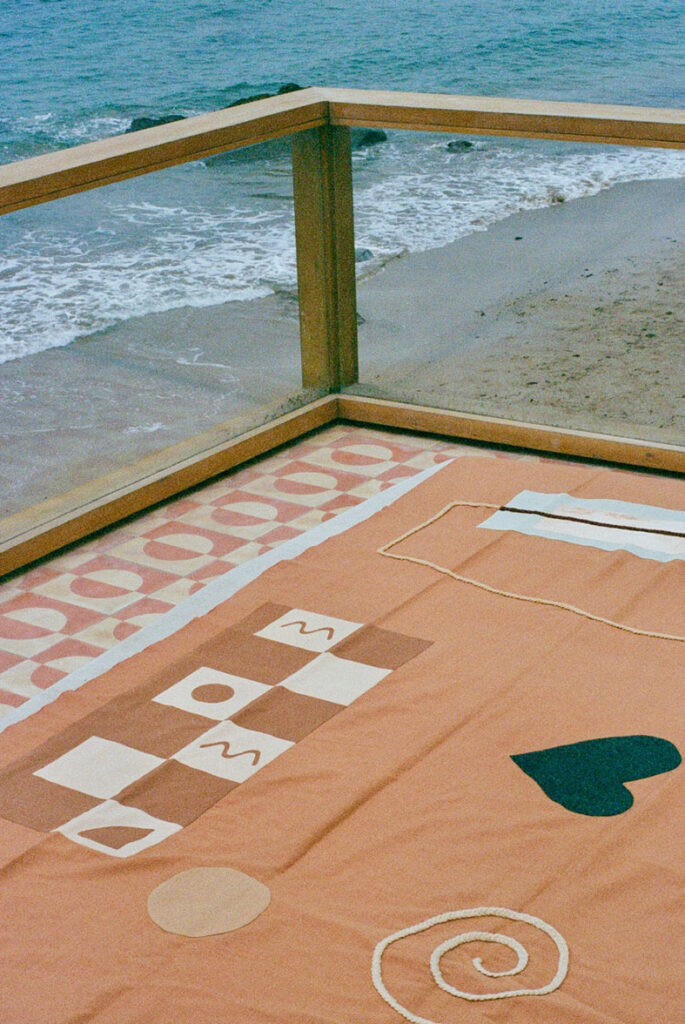 lrnce-textiles-blankets-loveblanket2