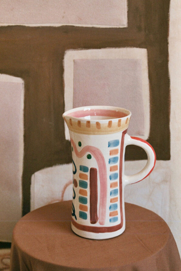 lrnce-ceramics-jugs-larous-