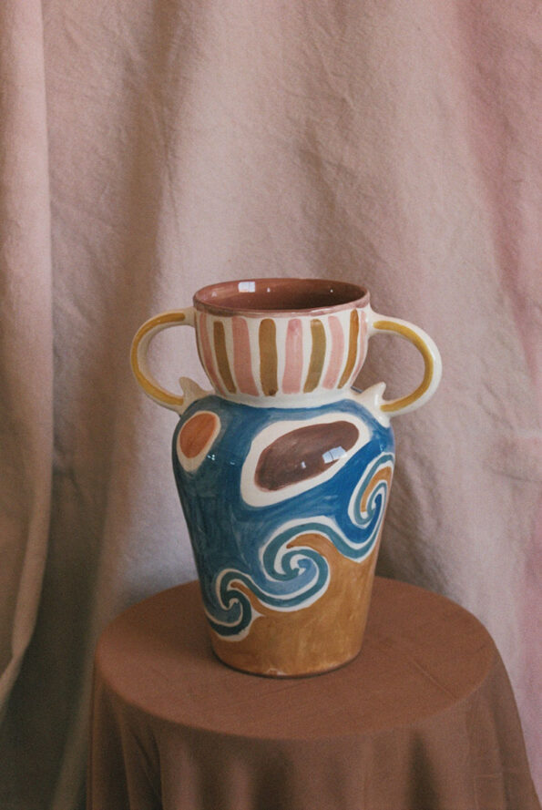 lrnce-ceramics-vases-shell