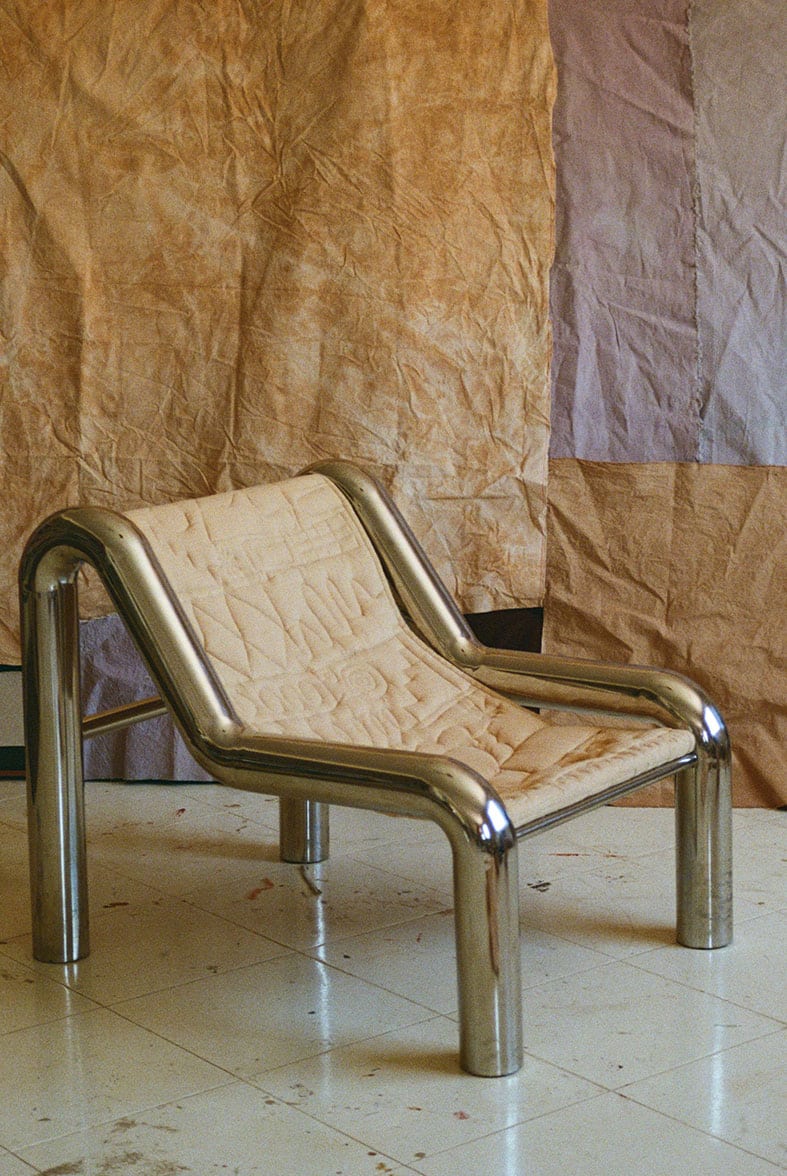 lrnce-objects-chairs-cheerschair-