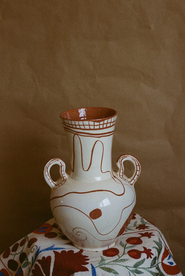 lrnce-ceramics-vases-raisa2