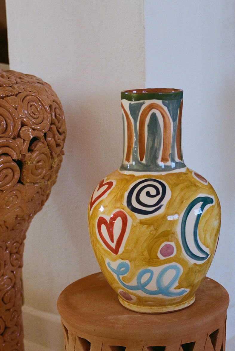 lrnce-ceramics-vases-moon