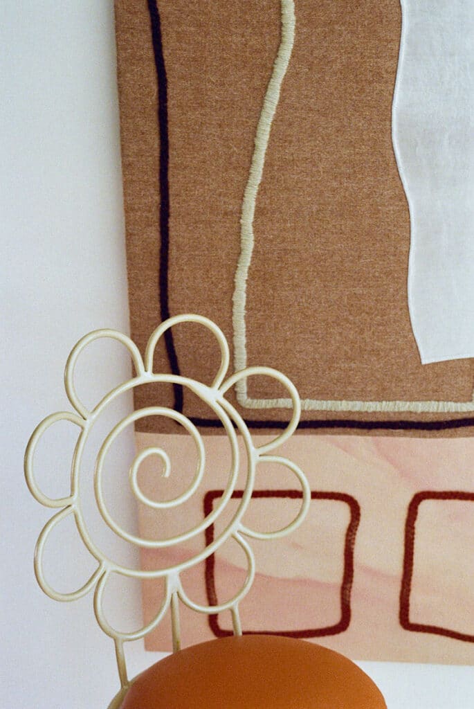 lrnce-objects-chairs&tables-flowerchair-