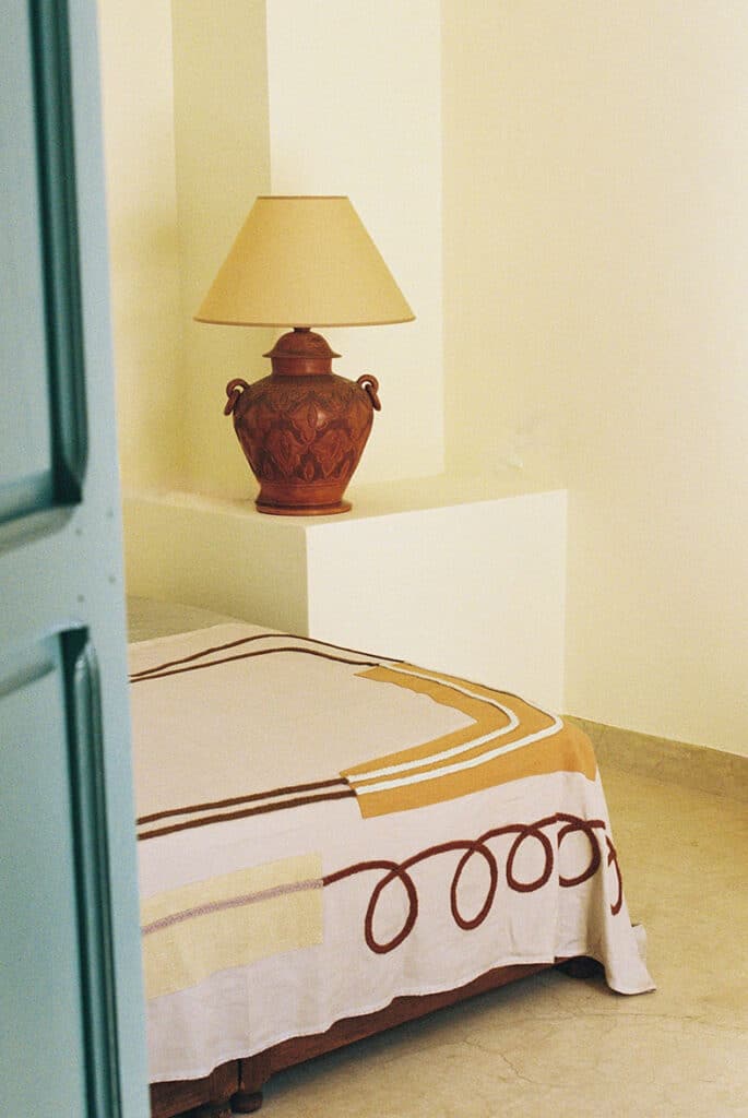lrnce-textiles-throws-meena-