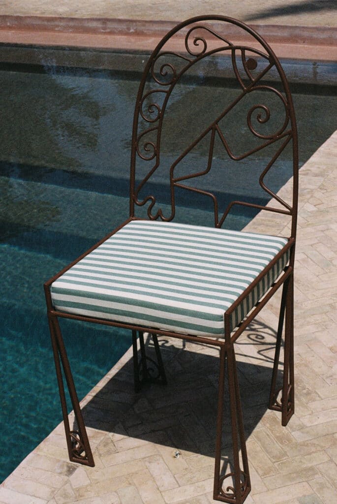 lrnce-objects-chairs-piscis-