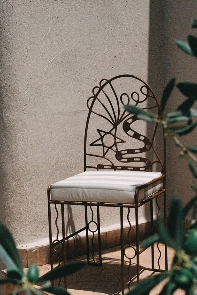 lrnce-objects-chairs-serpent-