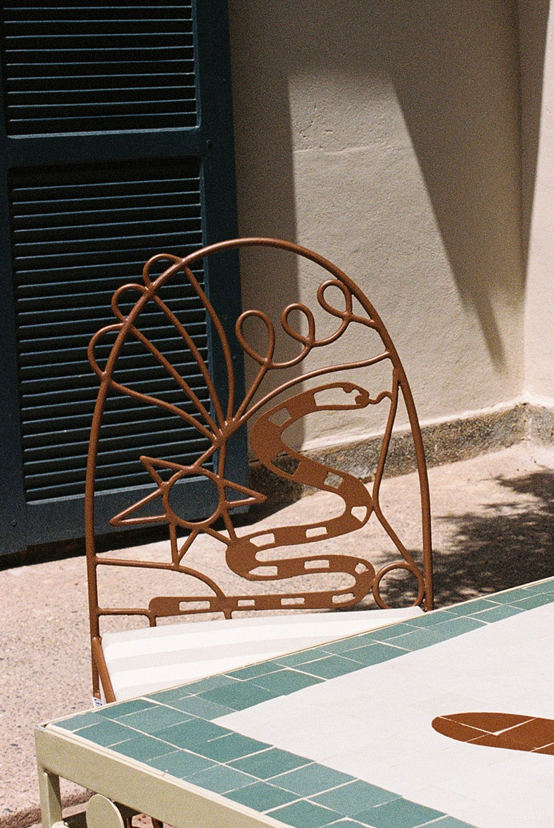 lrnce-serpent-chairs