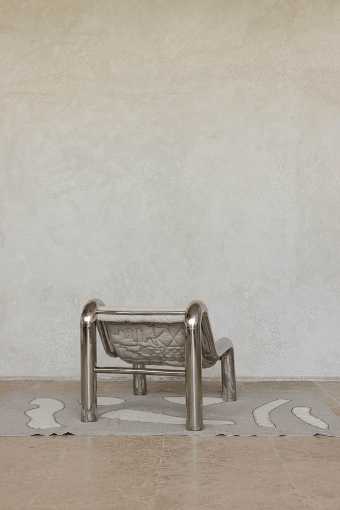 GIF-LRNCE-CHEERSCHAIR