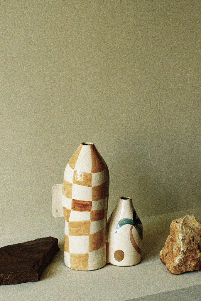 lrnce-ceramics-vases-bonnie11-