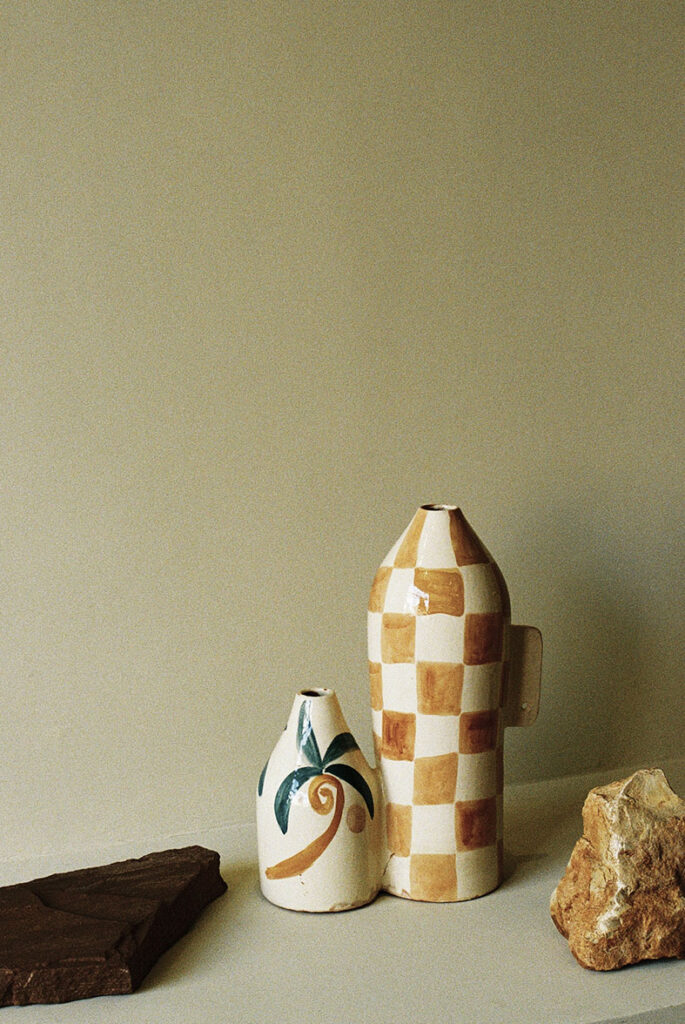 lrnce-ceramics-vases-bonnie11