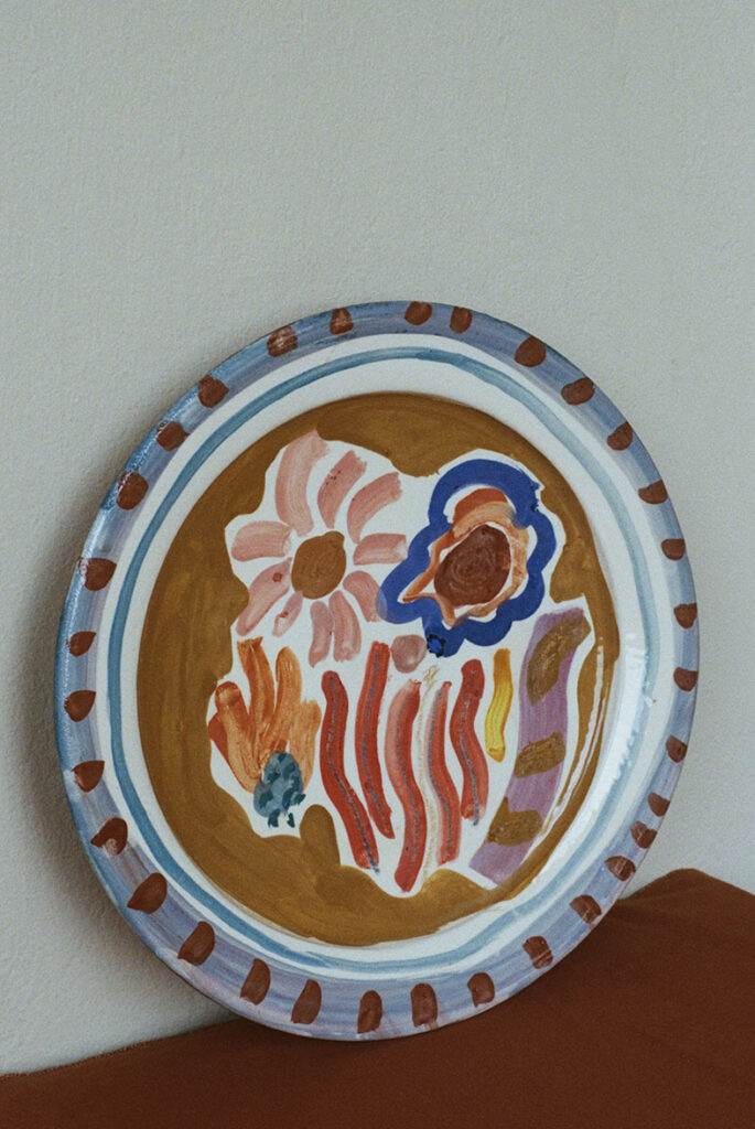 lrnce-ceramics-plates-largeflowerwallplate