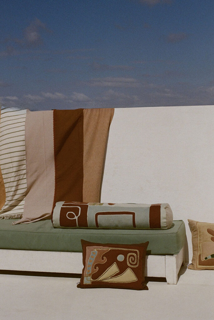 lrnce-textiles-throws-rifaa