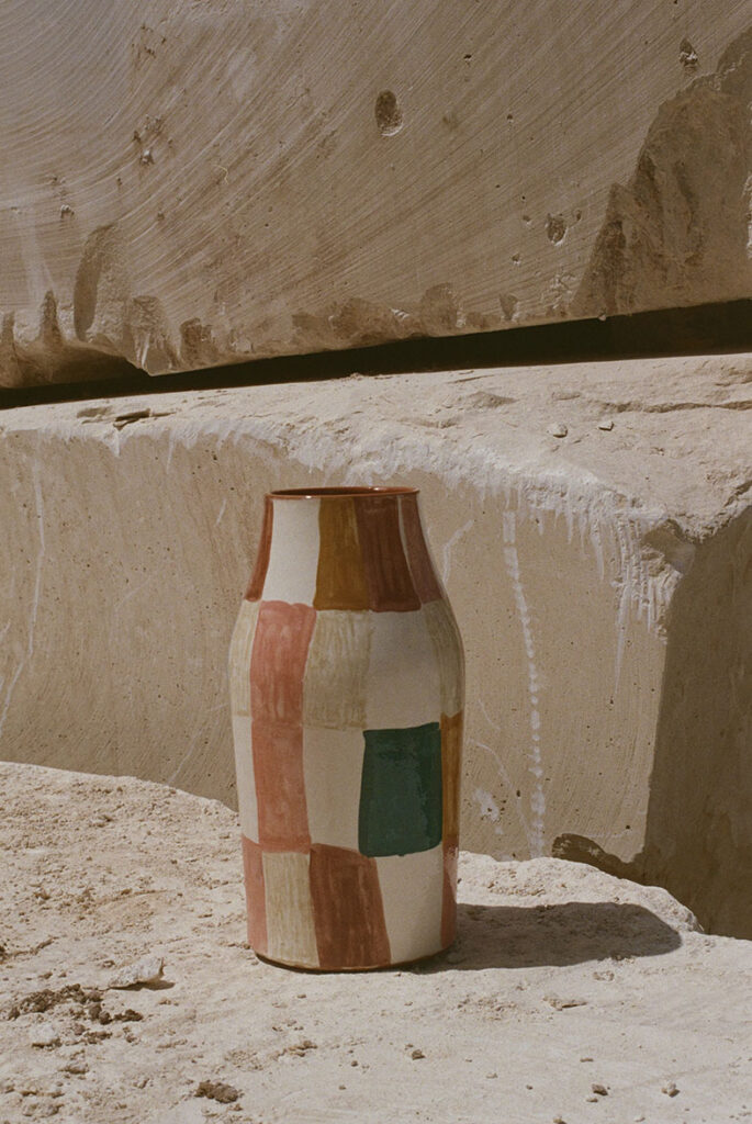 lrnce-ceramics-vases-amur2