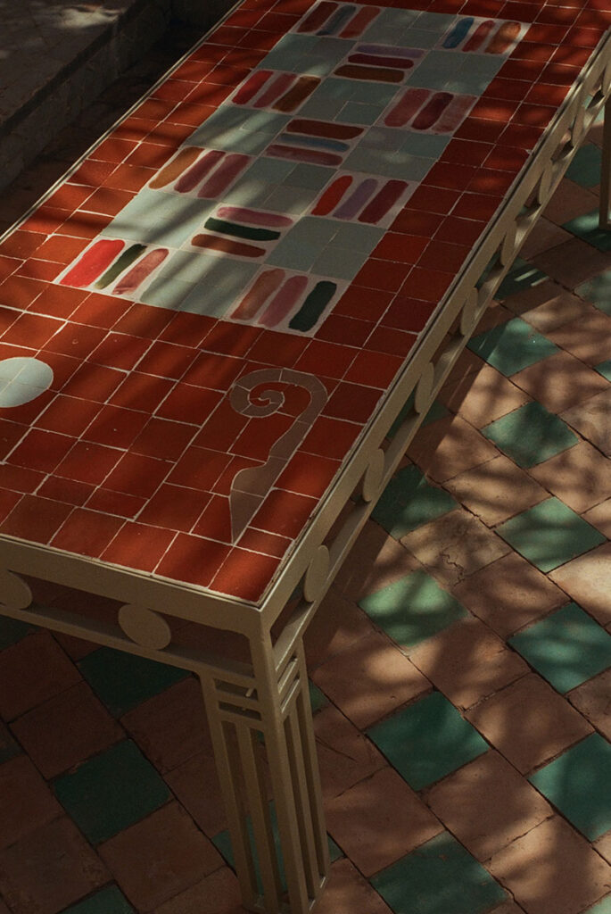lrnce-objects-tables-gardenia3